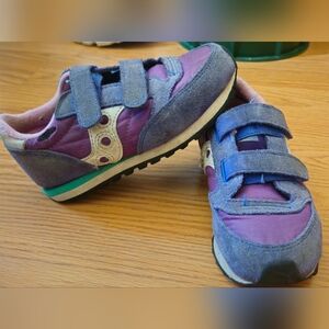 11 M Purple and Blue Saucony Jazz Big Kids shoes